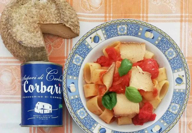 piatto di pasta pasta ricotta e pomodorini corbarini