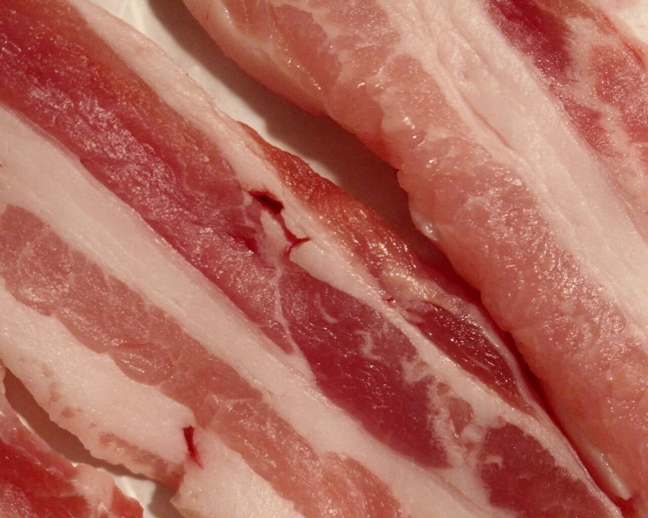 guanciale e pancetta affettati