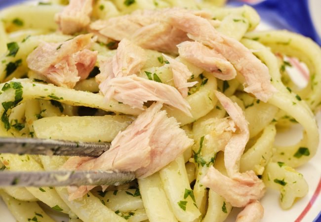 Scialatielli al pinzimonio con granella di nocciola, filetto di tonno e zest di limone 6